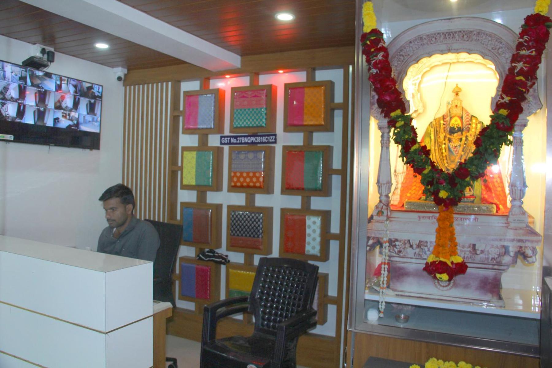 Hotel Ambai Executive Tuljapur Exterior photo